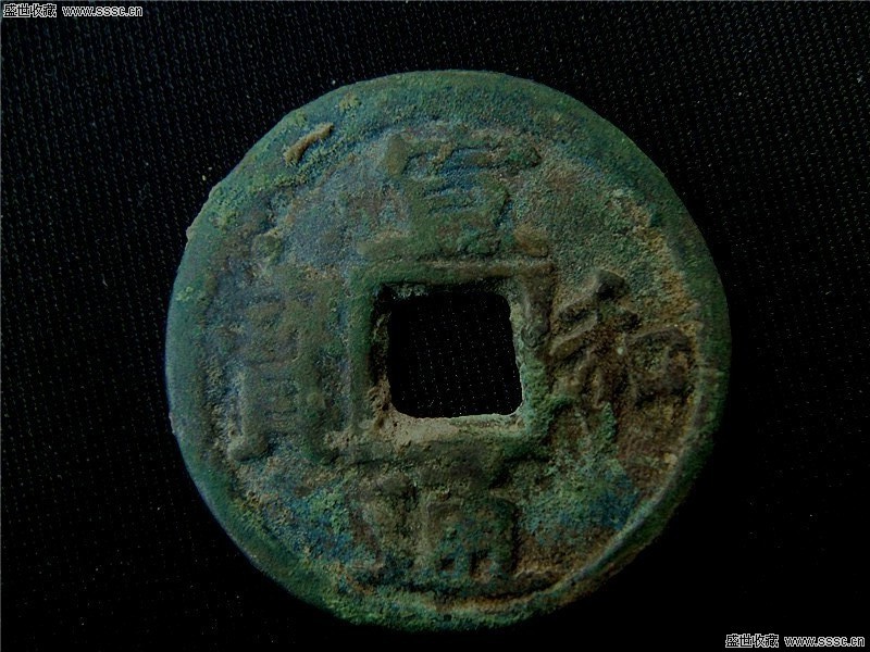 星空·综合(中国)体育网站_馋skr人！王祖蓝化身美食博主香港街头狂赚口水